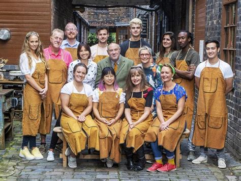 the great pottery throw down contestants.